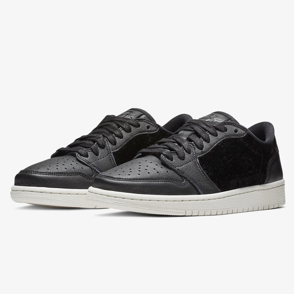 Nike Shoes - NEW Nike Air Jordan 1